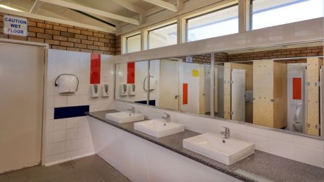 Clean modern amenities at Eden Gateway Holiday Park