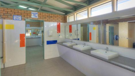 Clean modern amenities at Eden Gateway Holiday Park